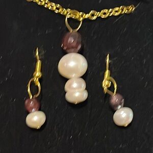 Vintage  Pearl garnet necklace and earrings